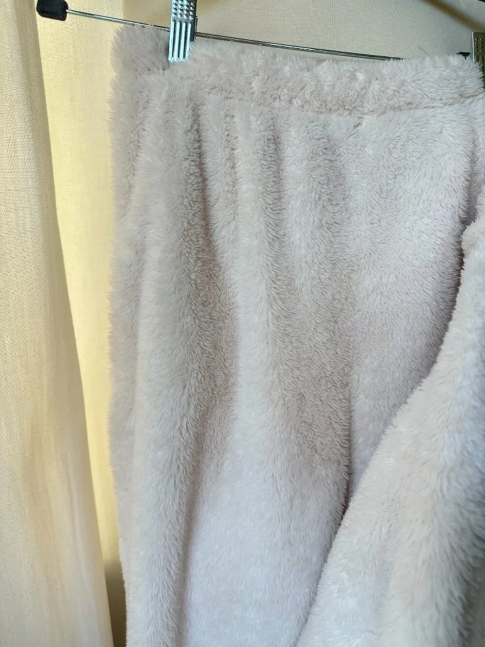 Women’s M Fluffy Fleece Pajama Set Ivory White Plush 2 Piece Loungewear